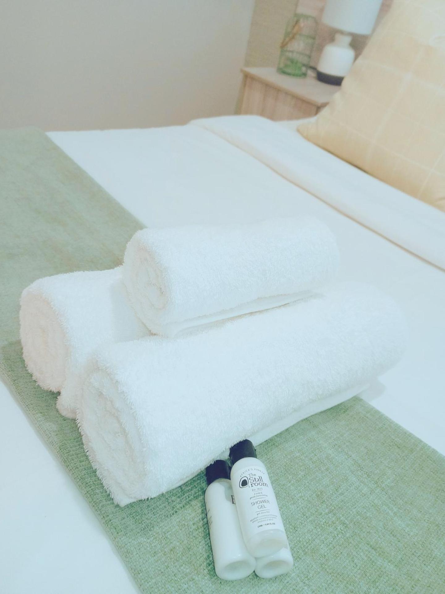 Sea Breeze Manor - Aqua Unit Apartment East London