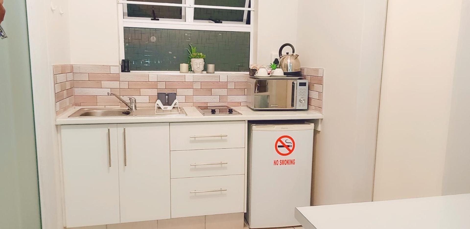 Sea Breeze Manor - Aqua Unit *