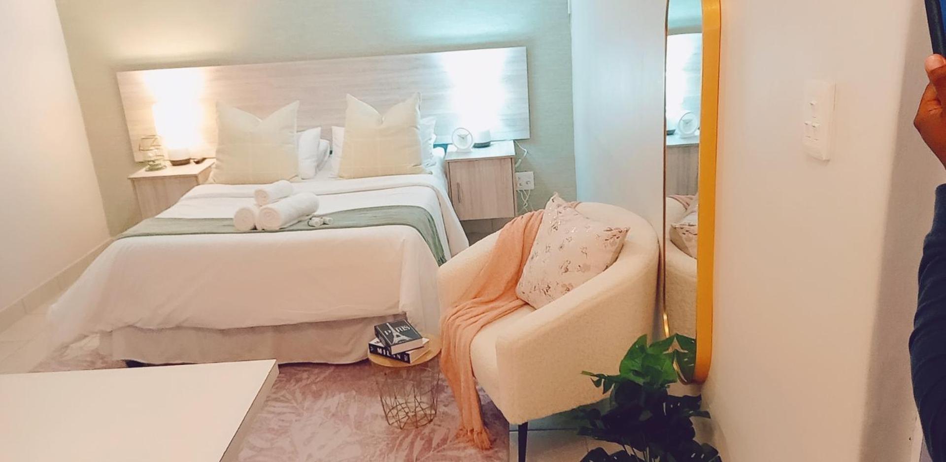 Sea Breeze Manor - Aqua Unit East London